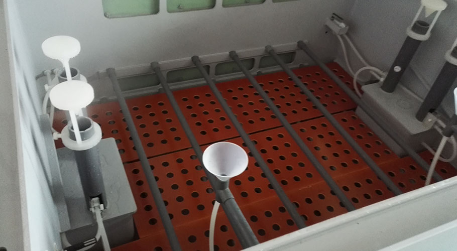 復合交變鹽霧試驗箱內(nèi)部圖